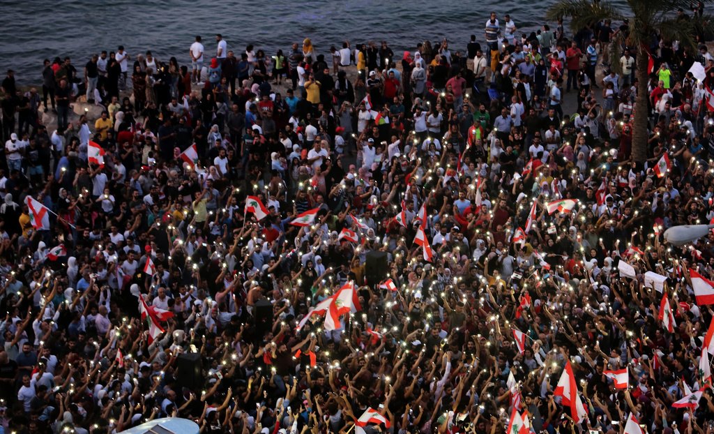 مظاهرات لبنان تتواصل والعيون على الحريري
